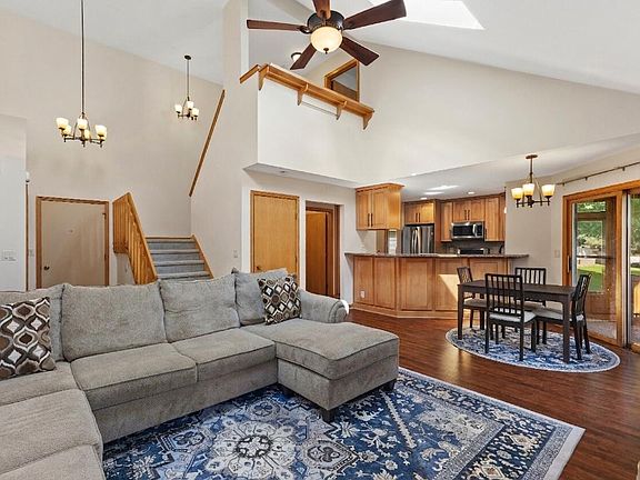 5th image of W232N6140 Teakwood COURT