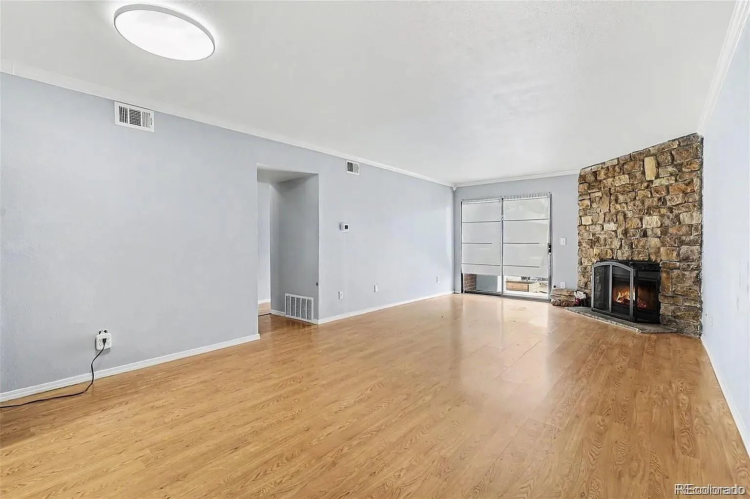 2 bed, 2.0 bath, 1022 sqft, $2,100 — Photo 2