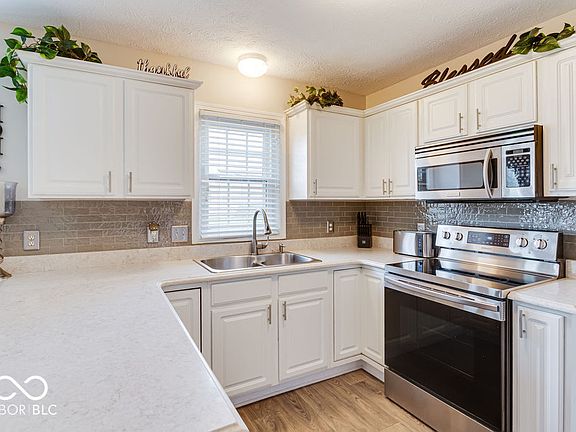 3rd image of 2334 Corsican Cir