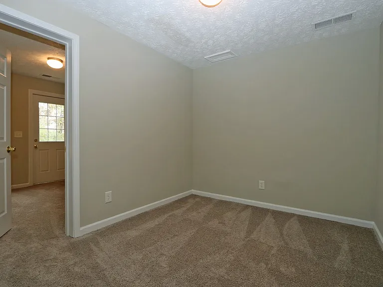 102 Providence Dr — Photo 18