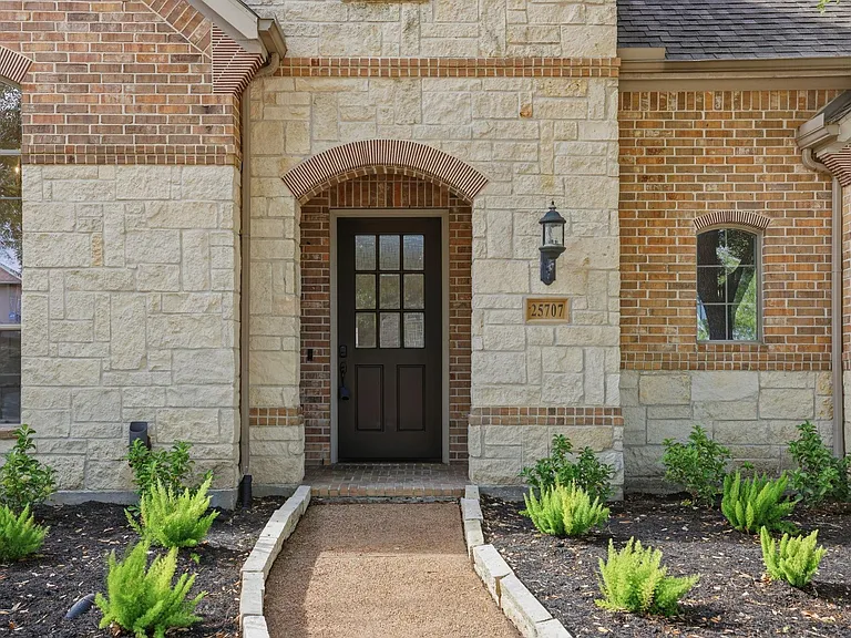 25707 Pierrmont Ct — Photo 13