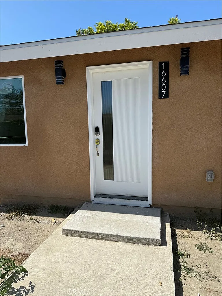 2 bed, 1000 sqft, $3,200 — Photo 1