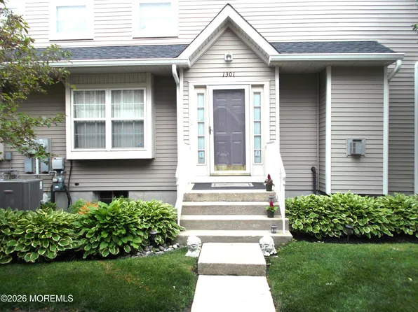 1301 Coventry Way, Mount Laurel, NJ 08054