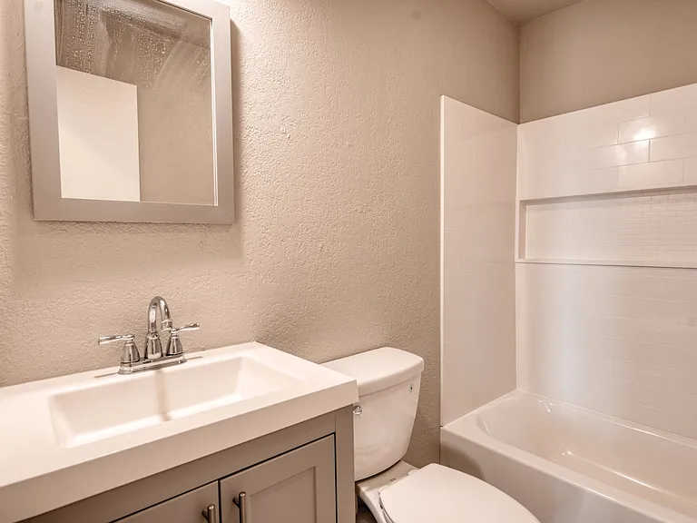 1001 E Main St #B — Photo 6
