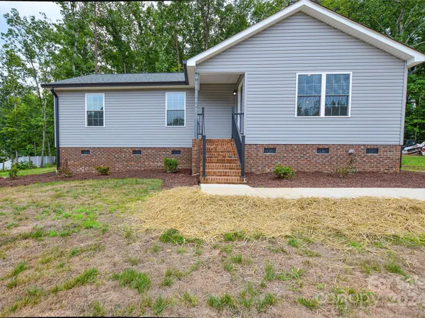 218 Aspen Dr, Gastonia, NC 28052