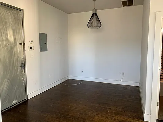 Rented by Premier Metro Realty Corp | media 38