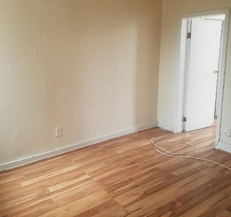 1st image of 410 N Hobart St