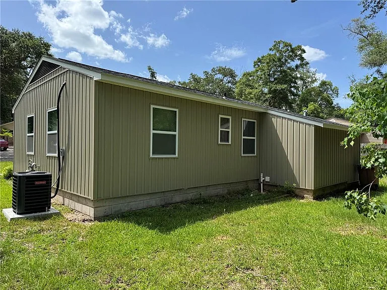 2120 Baker Rd — Photo 23