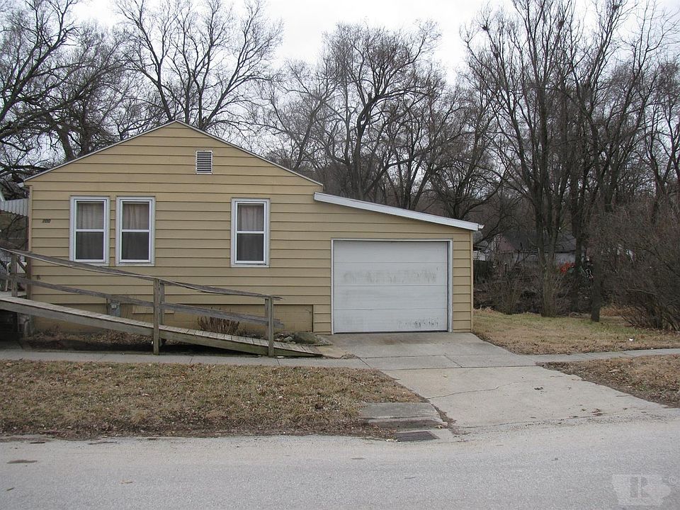1st image of 700 E Nuckols St