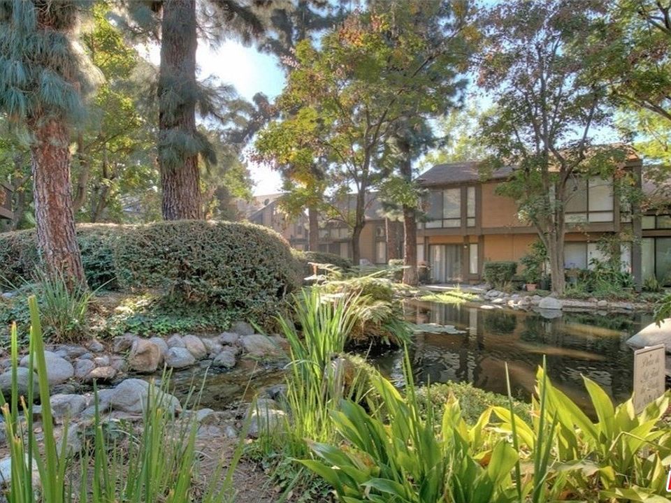 1st image of 10639 Lakefront Dr