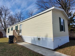 12 E Manor St, Oxford, MI 48371