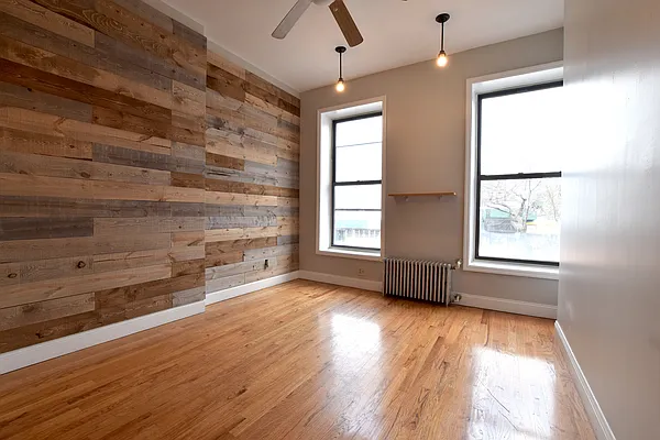 Rented by Commercial Capital Resources INC | media 33