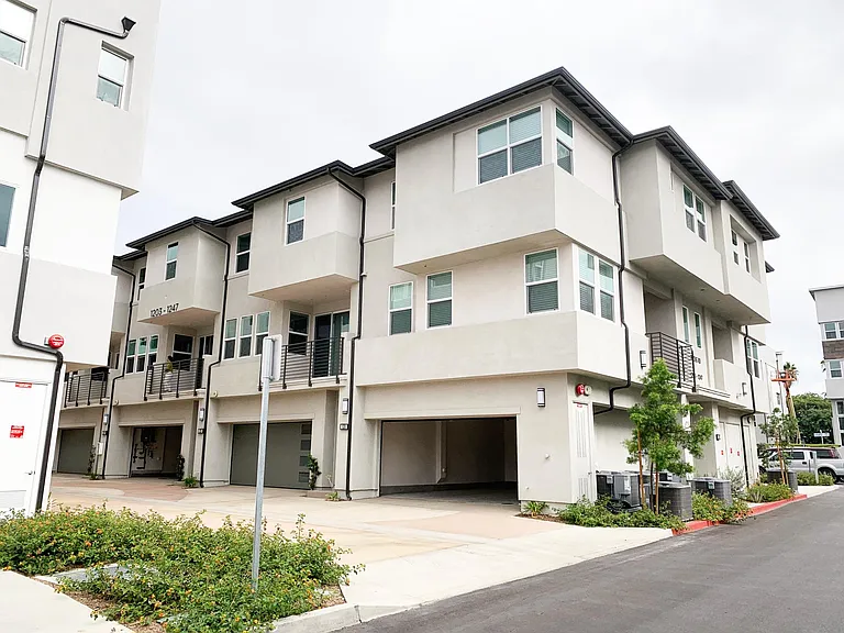 1227 W Cara Dr — Photo 1