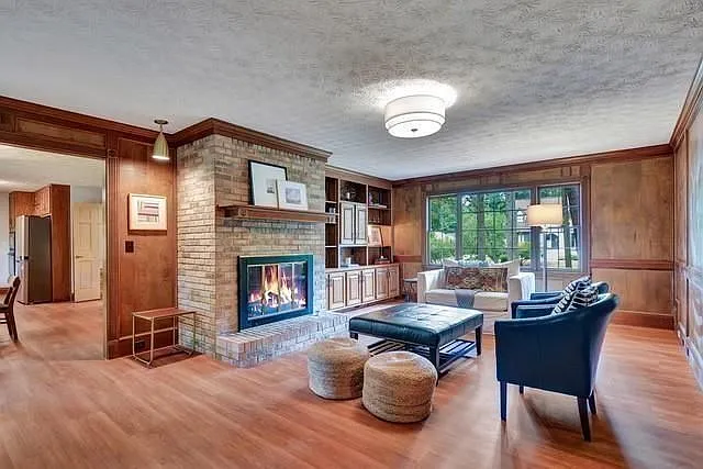 4 bed, 3.0 bath, 2846 sqft, $3,900 — Photo 4