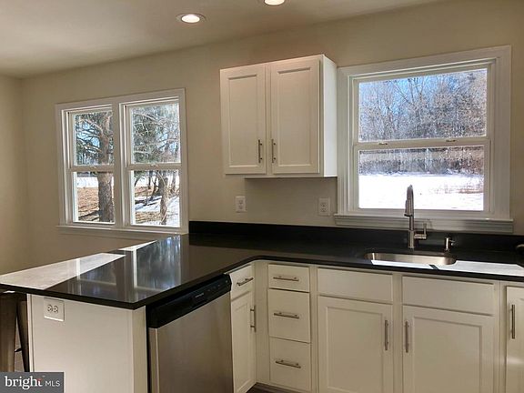 QUARTZ TOPS, NEW CABINETRY