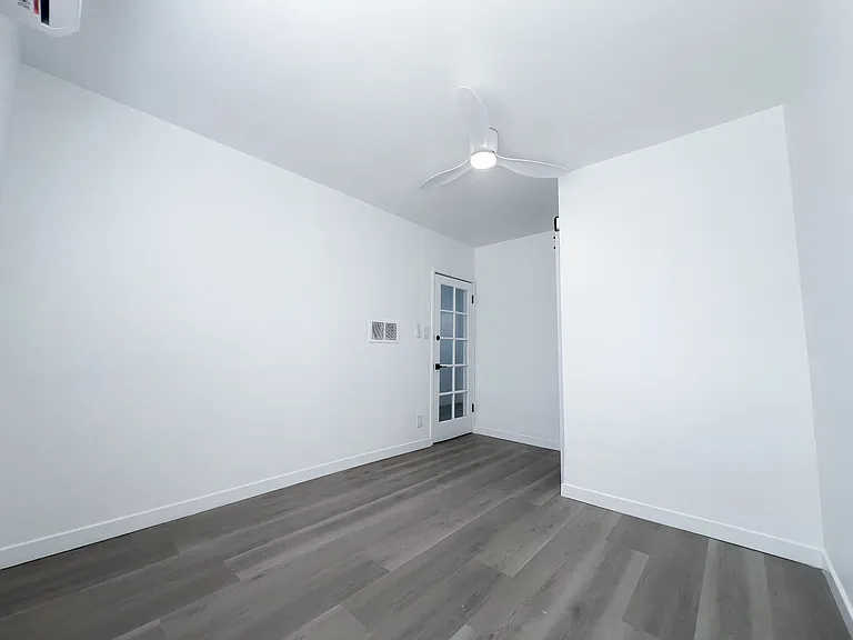 1506 1/2 Maple St #1506 — Photo 46