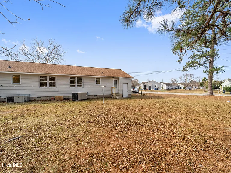 2272 Onslow Dr — Photo 11