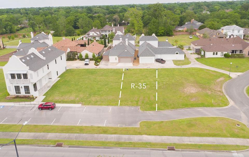 1st image of 1013 Camellia Blvd