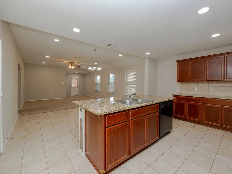 2544 Saldana Dr — Photo 10