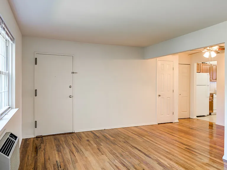 Cloverdale Park Apartments, LLC — Photo 24