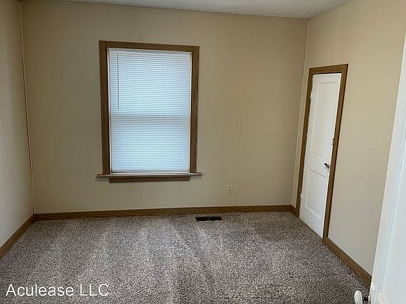 3rd image of 618 E 6th St #618