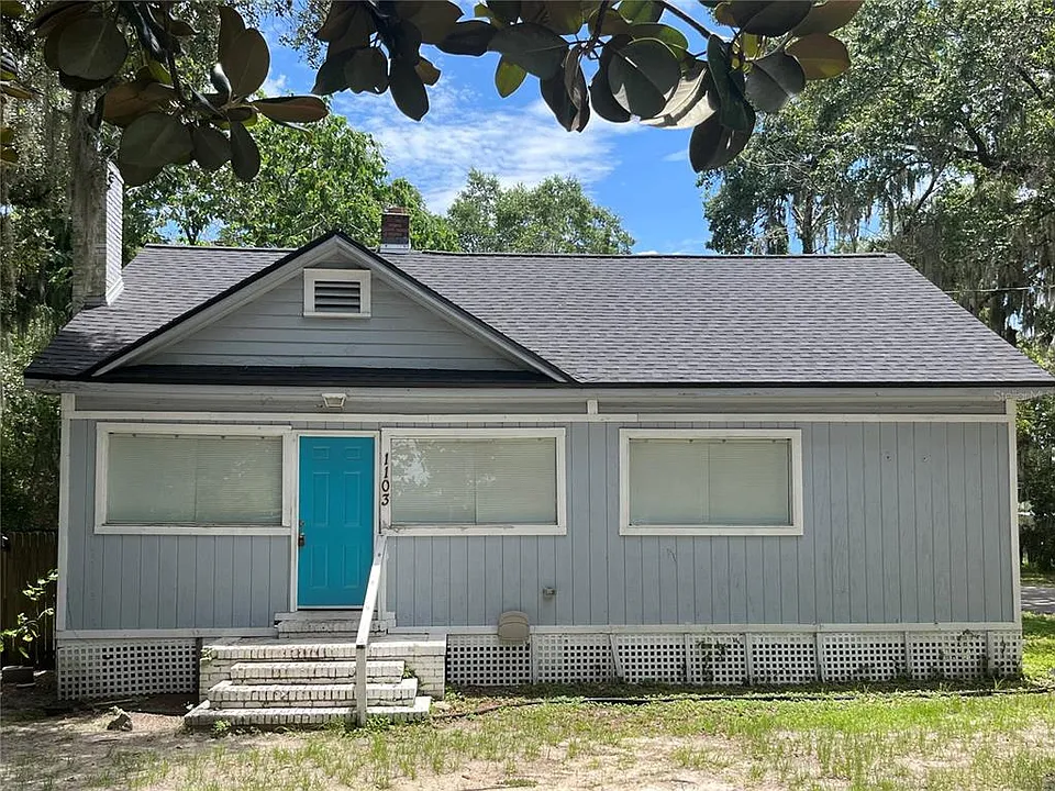 1103 NE 9th Ave