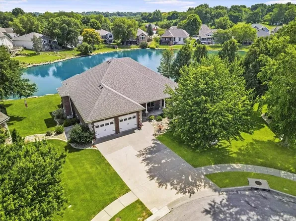 700 Bellerive Ct, Lansing, KS 66043