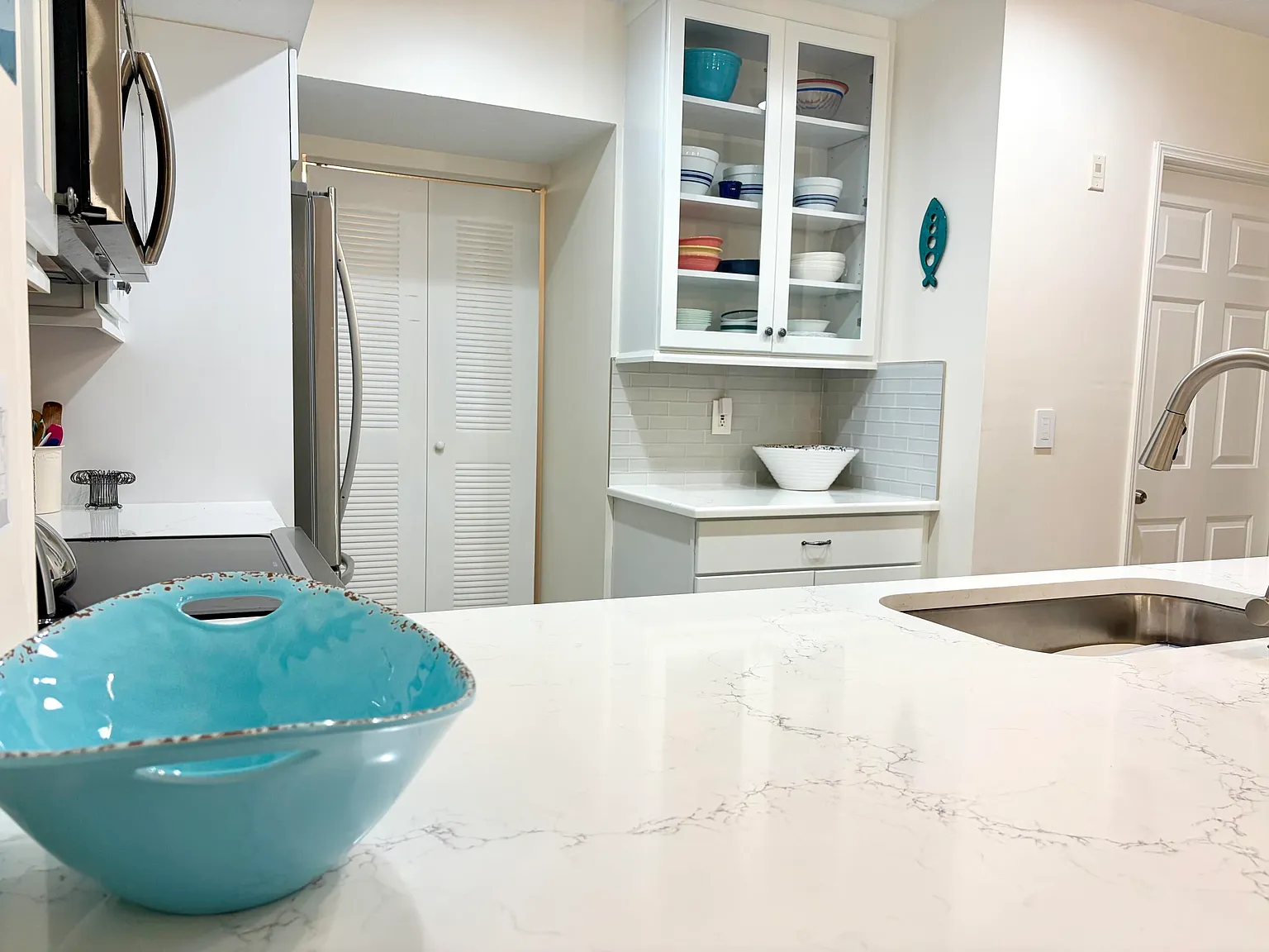 2 bed, 2.0 bath, 991 sqft, $3,800 — Photo 4
