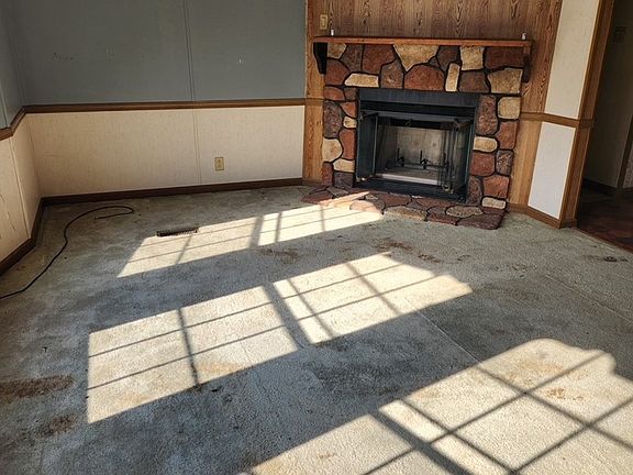 3rd image of 722 Waller St