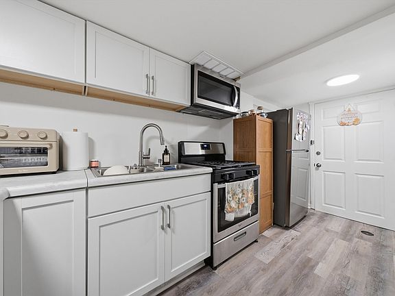 4th image of 5618 N Major Ave