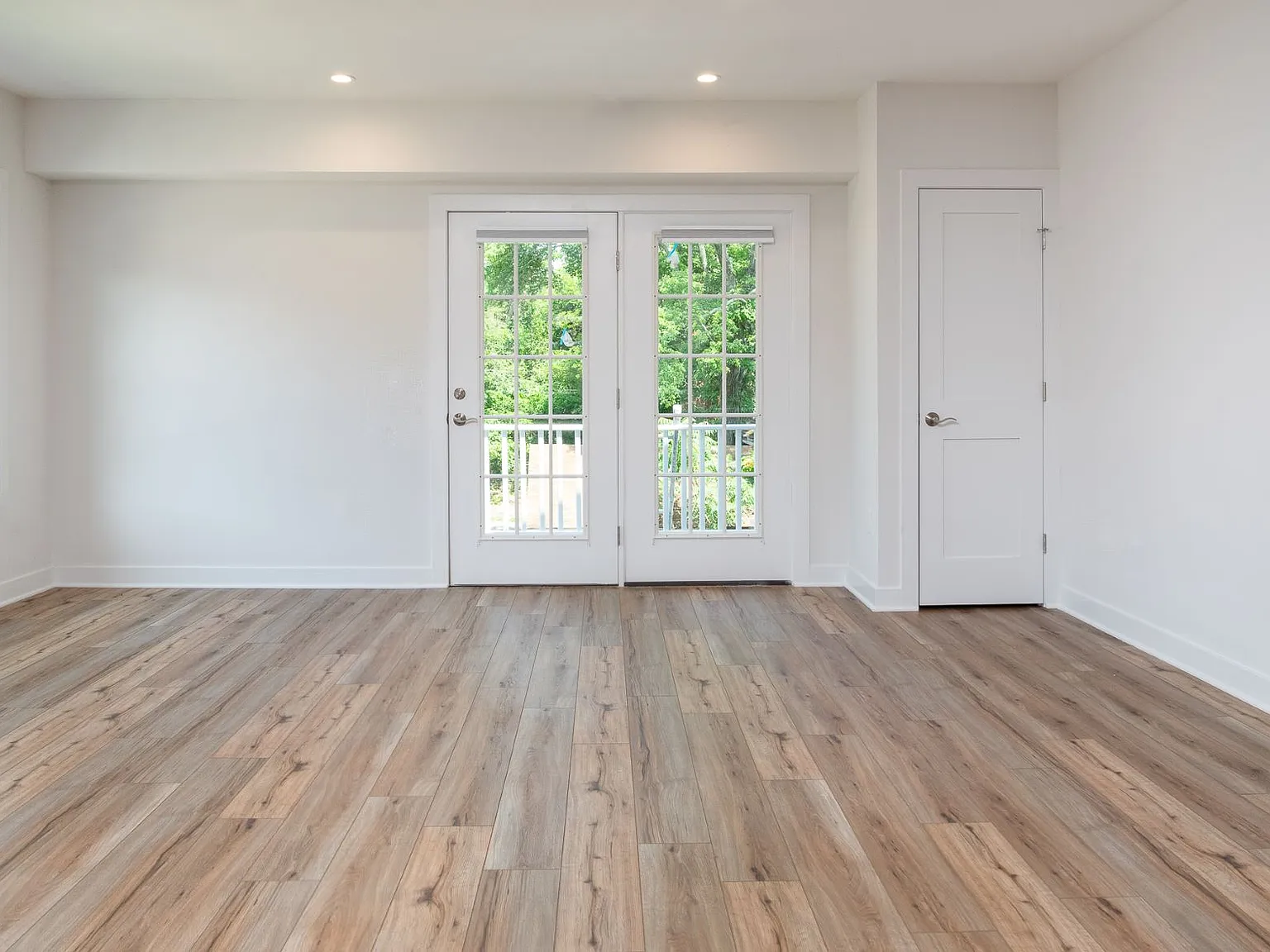 1 bed, 1007 sqft, $2,400 — Photo 2