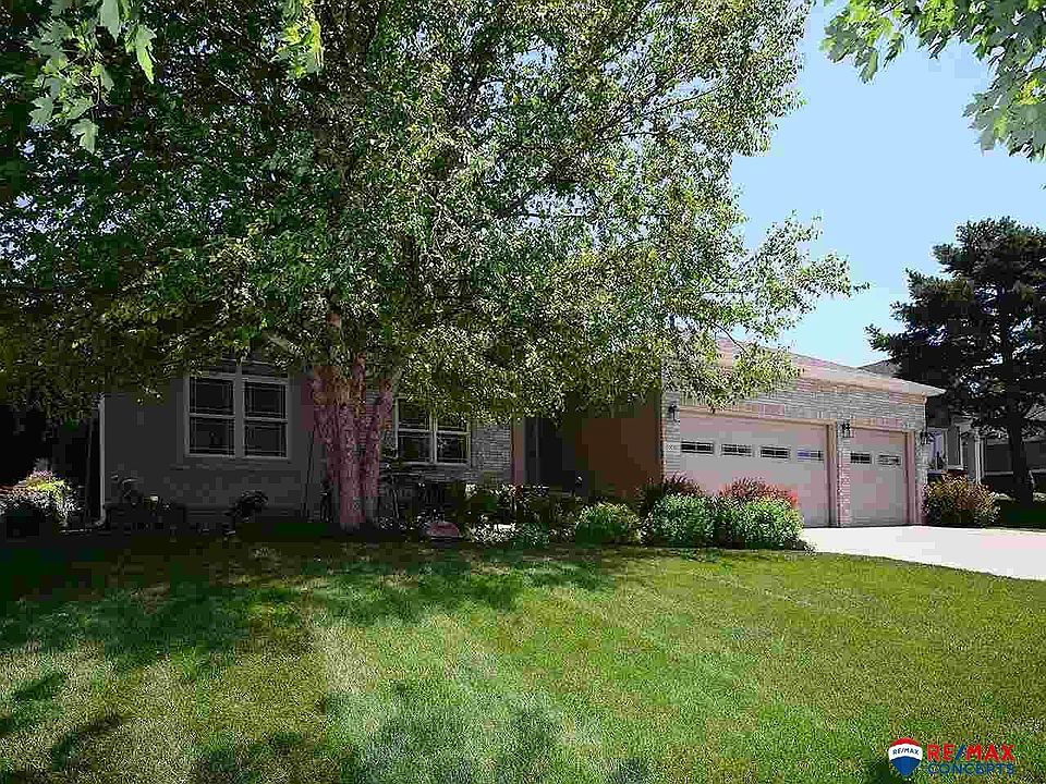 1st image of 6900 Laurent Cir