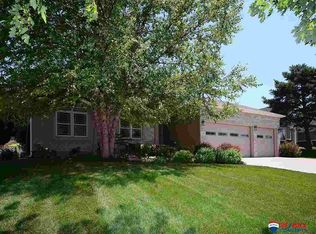 6900 Laurent Cir, Lincoln, NE 68526