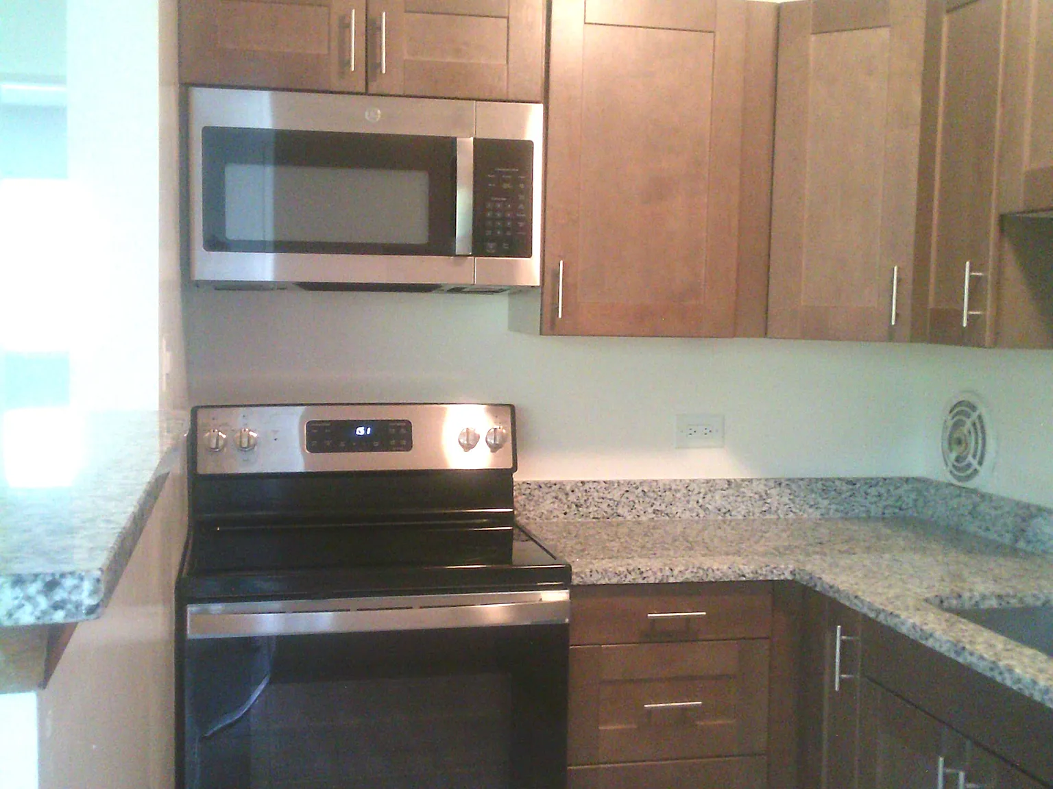 Clinton Court — Photo 3