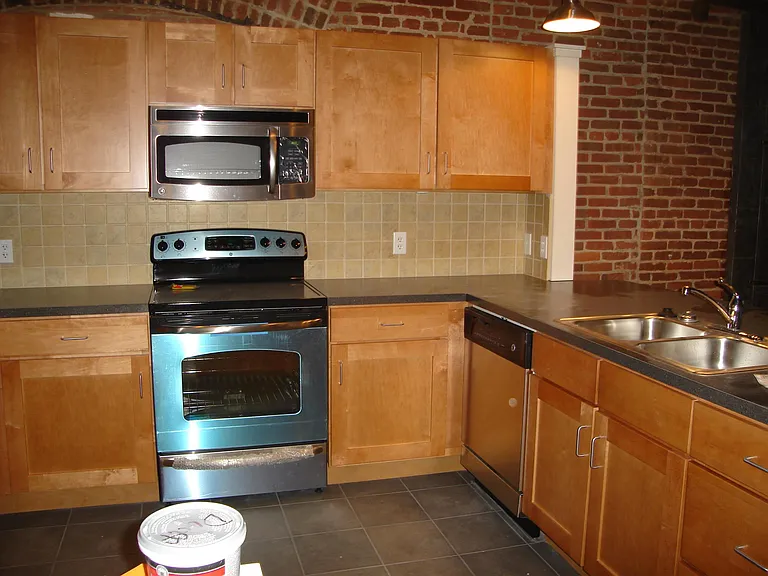 425 N Prince St #204 — Photo 5