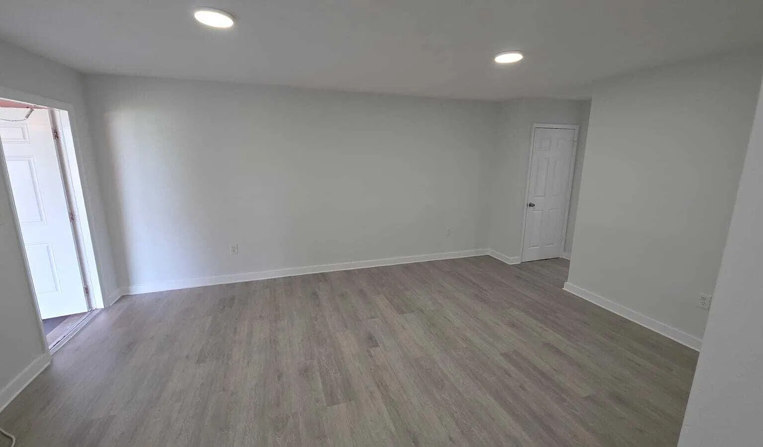 1 bed, 5.0 bath, 3534 sqft, $1,520 — Photo 2