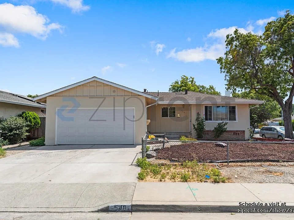 548 Maple Ave