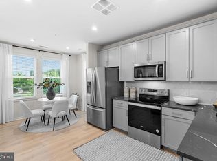 700 Mount Airy Ter NE UNIT 302, Leesburg, VA 20176