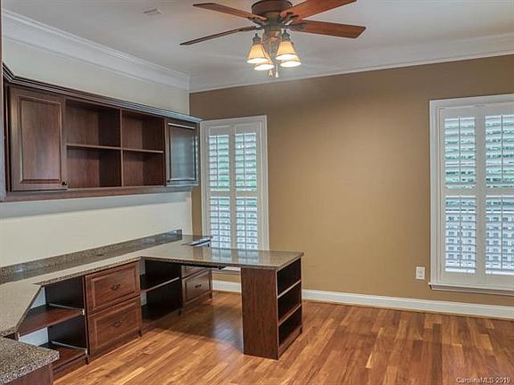 3rd image of 122 Harrison Point Ct