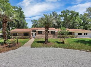 832 Lake Asbury Dr, Green Cove Springs, FL 32043