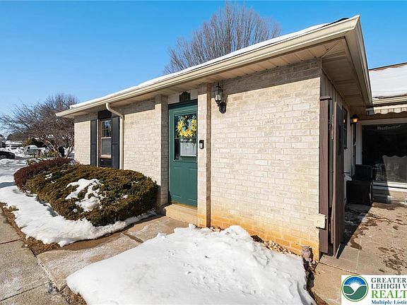 2nd image of 2811 Springhaven Pl