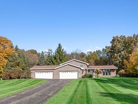 2nd image of 7310 Hollow Dr