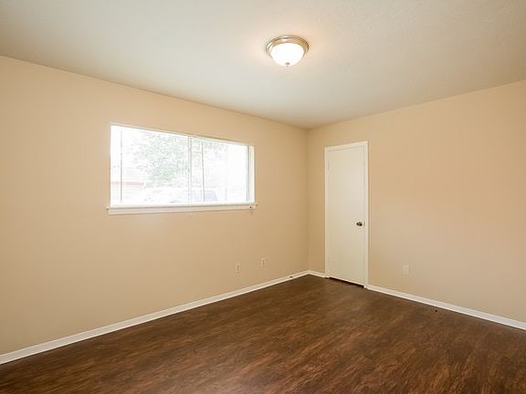 5th image of 318 Stonehenge Dr