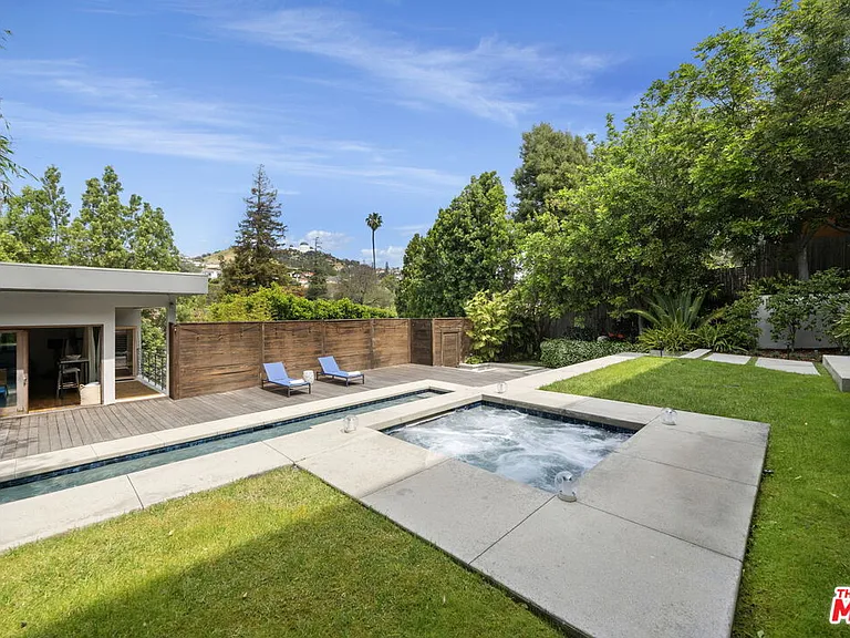 2035 De Mille Dr — Photo 34