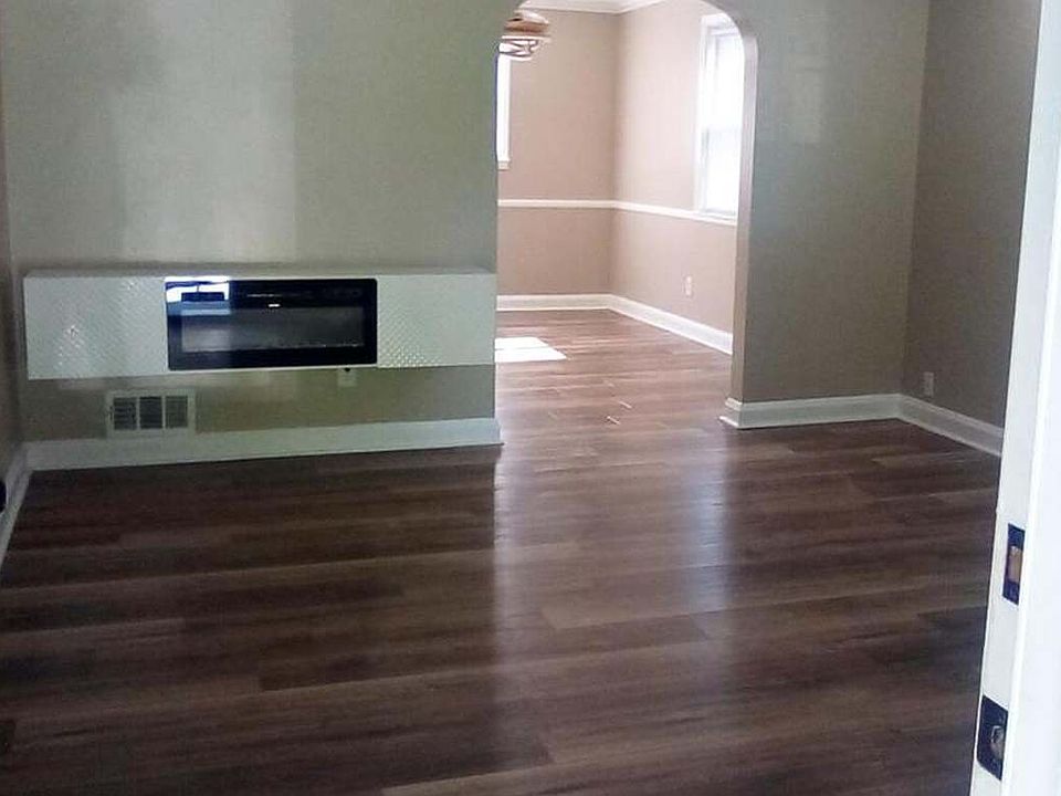 1st image of 6321 Pioneer Dr