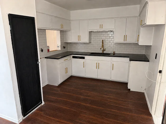 2 bed, 1.0 bath, 1103 sqft, $1,500 — Photo 2