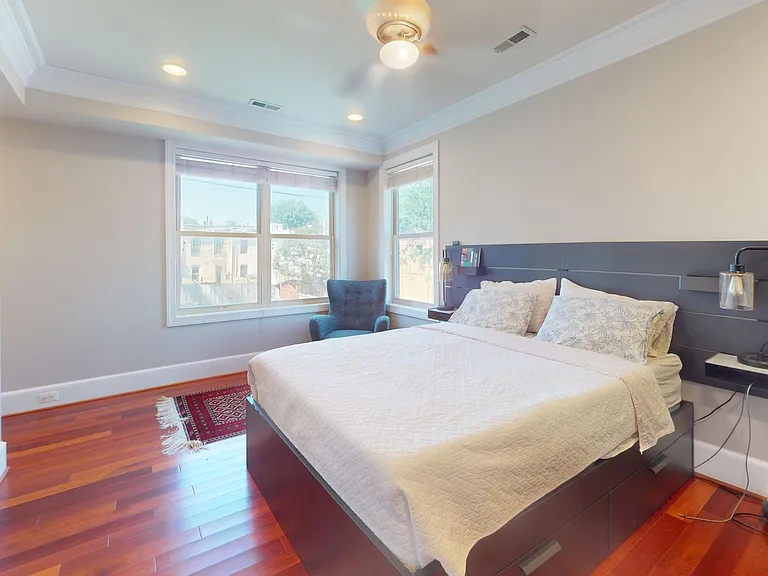 315 12th St NE #103 — Photo 13