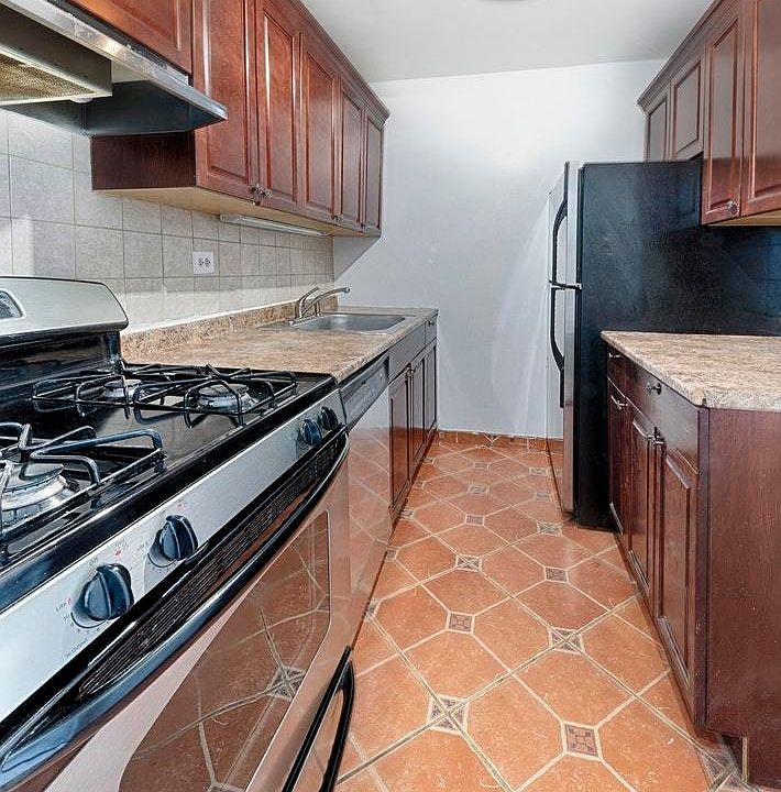 1st image of 420 E 64th St APT E11j