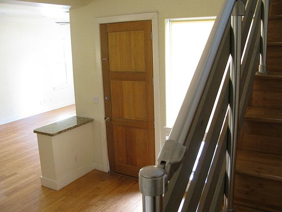 5th image of 524 Wildrose Ln APT 6