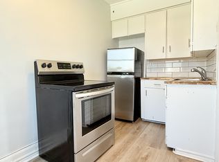 74 Hanna St W #12, Windsor, ON N8X 1C8